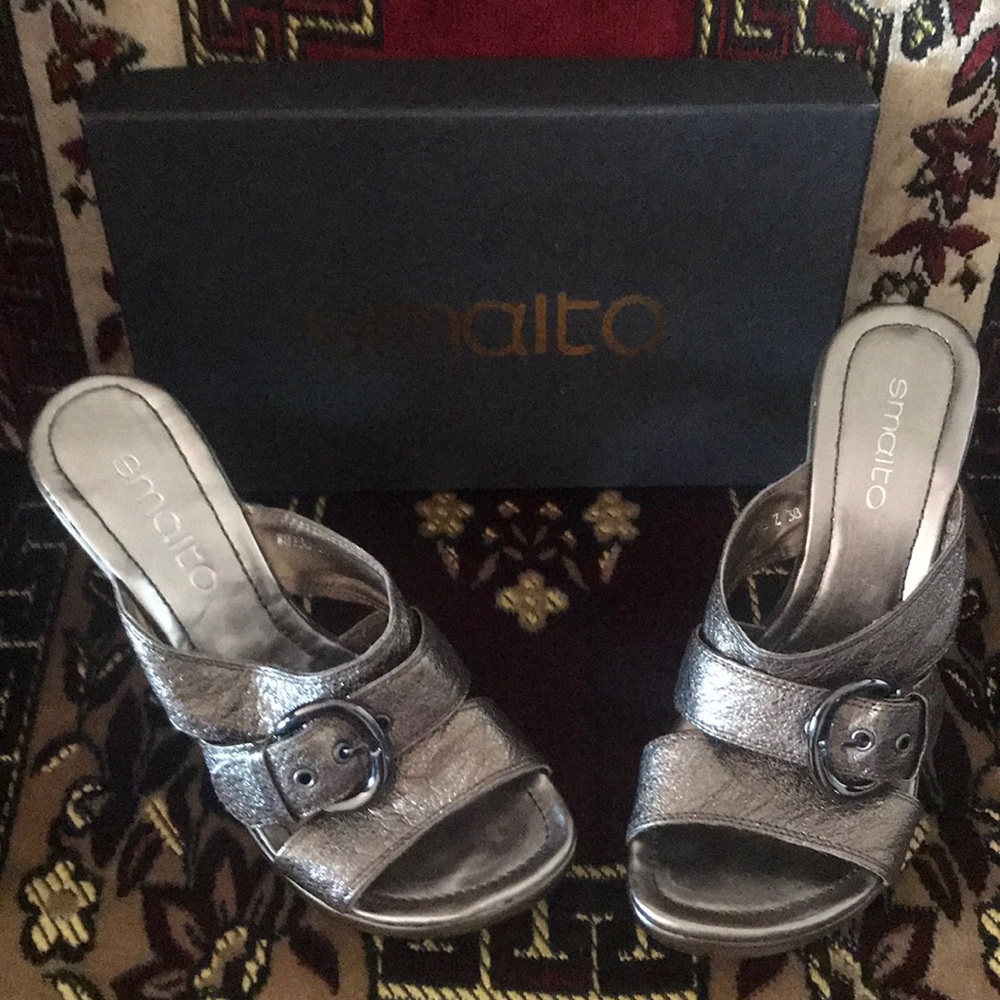 Shoes - Picture 5 of 8